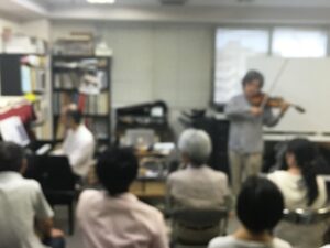 音楽的とは何か、を理解していただくために、実際の演奏をたくさん聴いていただきました