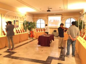 モンドムジカ期間中は市内でも展示会があちこちで。ALIの展示会で高橋さんたちの楽器を少し触ったことが今回のワークショップにつながったのかもしれません