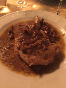 肉もポルチーニのソースにしました